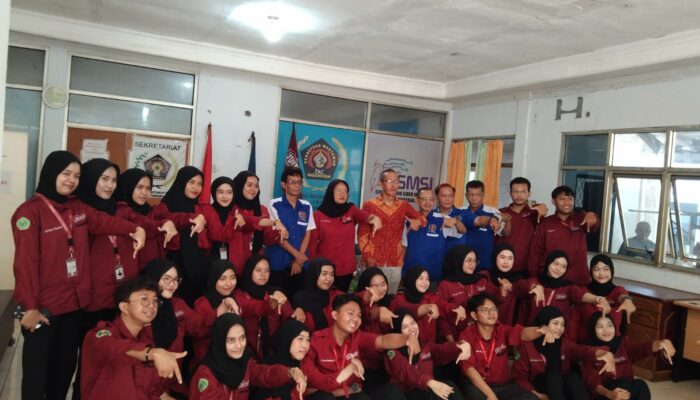 PWI Kota Tangerang Latih Mahasiswa UNIS di Hari Kebebasan Pers