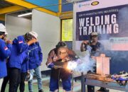 Krakatau Pipe Cetak Generasi Tukang Las Unggul Lewat Program CSR Bersertifikat