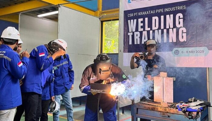 Krakatau Pipe Cetak Generasi Tukang Las Unggul Lewat Program CSR Bersertifikat