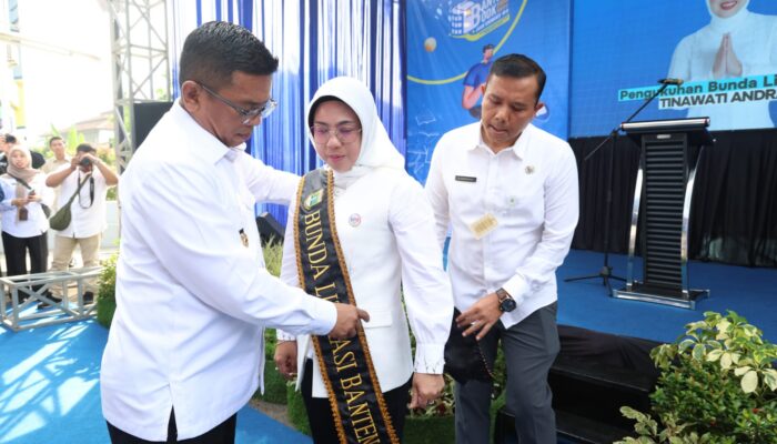 Andra Kukuhkan Sang Istri Jadi Bunda Literasi Banten: Kolaborasi Buku, Cinta, dan Masa Depan