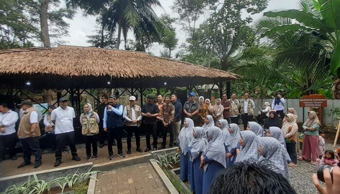 Mensos Gus Ipul Dorong Desa Mandiri dari Sampah Jadi Berkah di Talaga