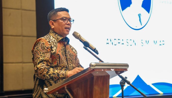 Gubernur Andra Soni Sindir Penilaian Survei: “Yang Penting Rakyat Terlayani, Bukan Angka”