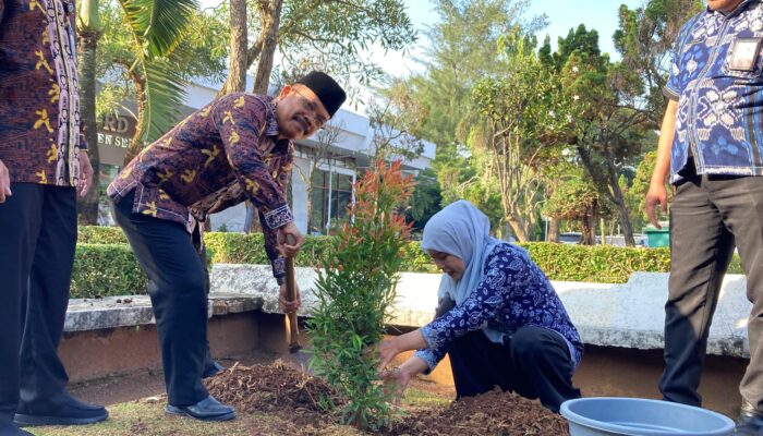 ASN Serentak Bersih Sampah, Bupati Zakiyah Prioritaskan 100 Hari Bebas Plastik