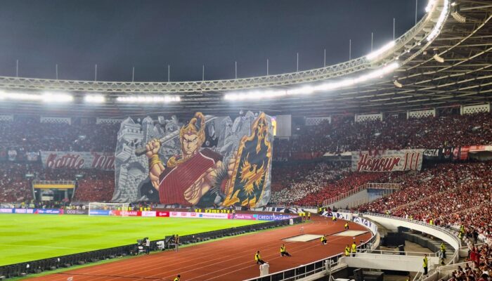 Indosat dan Suporter Satukan Indonesia Lewat Tifo Raksasa ‘Battle With Honour