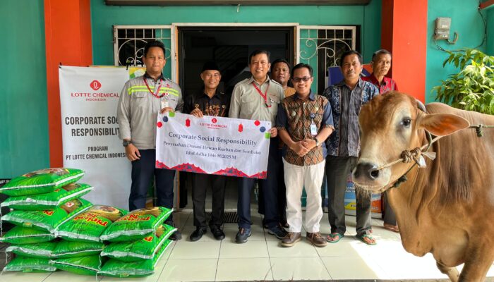 Tebar Kurban, Lotte Chemical Indonesia Kukuhkan Kepedulian Sosial di Hari Raya