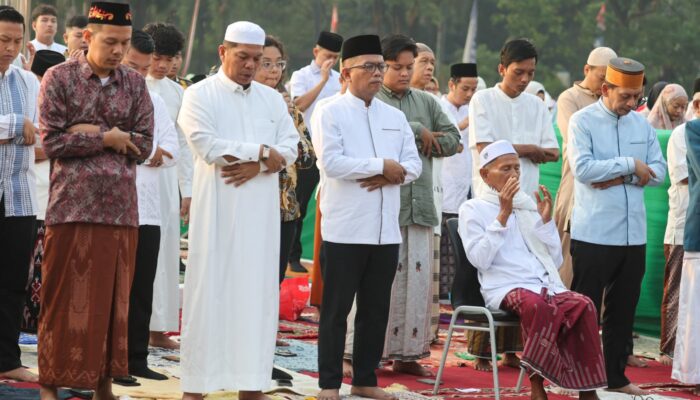 Gema Idul Adha di Alun-Alun Serang: Gubernur Andra Soni Serukan Pengorbanan dan Keikhlasan dalam Layanan Publik