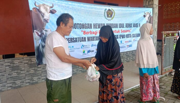 PWI Cilegon Tebar Daging Kurban, Bangun Kepedulian Sosial