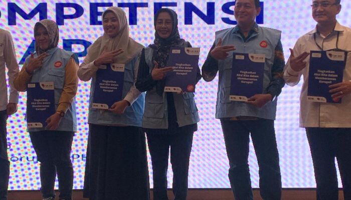 Dua Sertifikasi Nasional Disabet, Ratu Syafitri Muhayati Resmi Jadi Pendekar Antikorupsi dan Auditor Forensik Tangguh