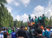 Ribuan Buruh Kepung DPRD Cilegon,Desak Tindakan Tegas terhadap H. Hikmat 