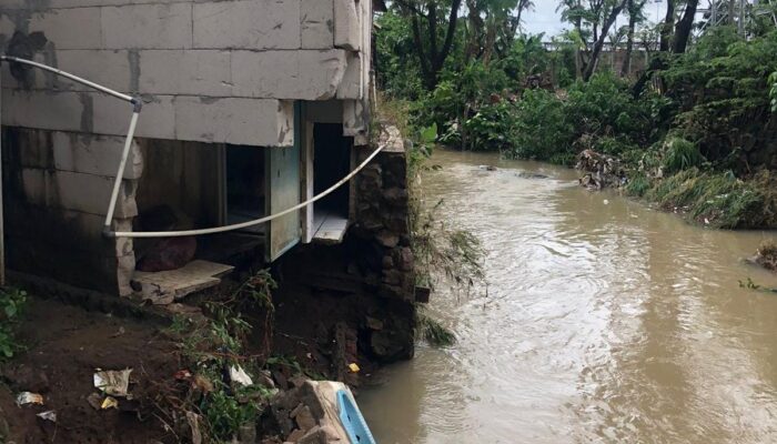 Tanggul Jebol, Warga Medaksa Cilegon Teriak Terendam Tanpa Bantuan Pemerintah