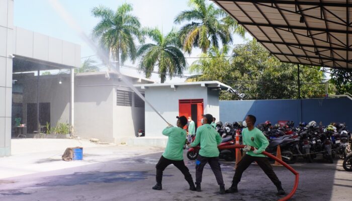 PLN UP3 Cikokol Gegerkan Tangerang! Simulasi Kebakaran Spektakuler Tunjukkan Kesiapan Tempur Hadapi Bencana