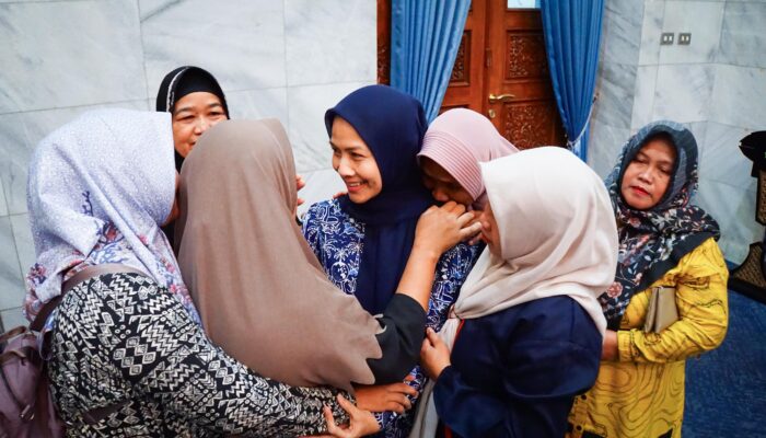 Tangis Cibetus di Pelukan Bupati: Jeritan Warga Lawan Polusi, Harap Keadilan Tak Buta Hati