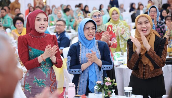 Tinawati Andra Soni Bersinar di Gala Dinner Nasional PKK: Banten Angkat Wastra ke Panggung Nusantara