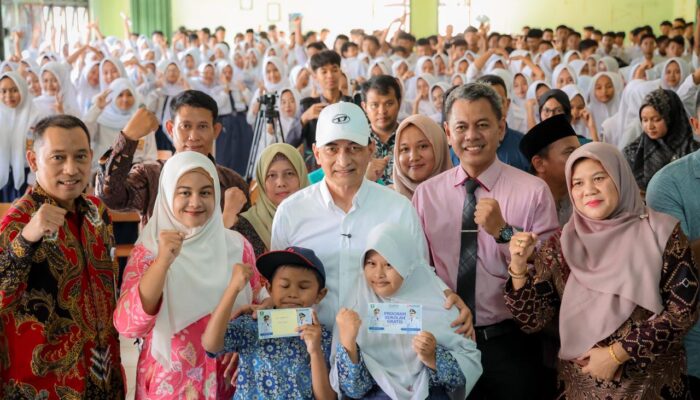 RP159 Miliar Digelontorkan:  Program Sekolah Gratis di Banten Diyakini Ubah Nasib Anak Bangsa