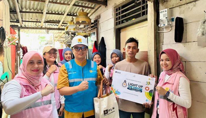 PLN Nyalakan Harapan di Pelosok Rajeg! Program Light Up The Dream Bawa Terang dan Masa Depan Cerah untuk Warga Pra-Sejahtera