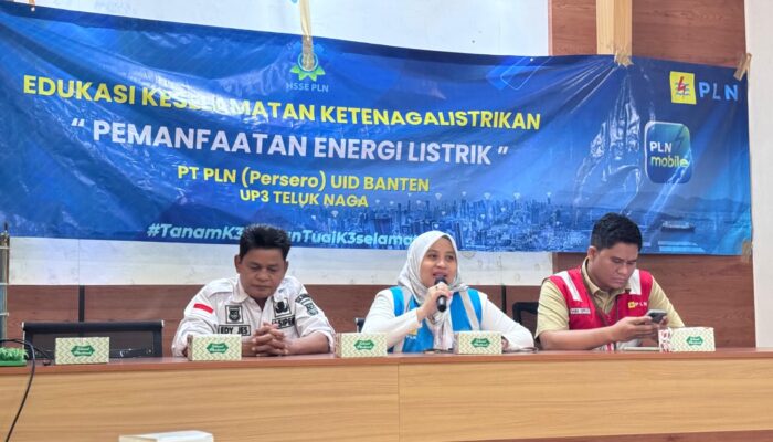 PLN ‘Turun Gunung’ ke Desa Rawa Kidang: Edukasi Bahaya Listrik dan Dorong Warga Melek Digital Lewat PLN Mobile