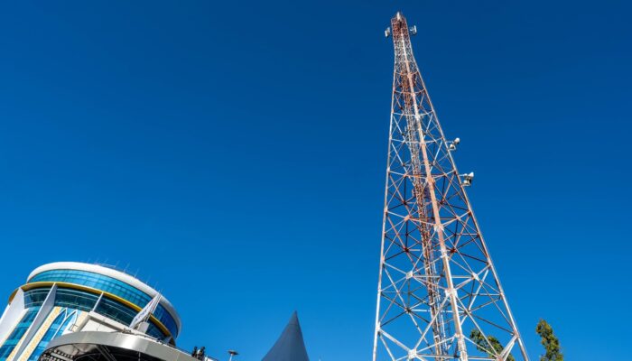Indosat Bukukan Rp13,5 Triliun dan Resmikan AI Center di Papua: Menuju Transformasi AI-TechCo Demi Masa Depan Indonesia