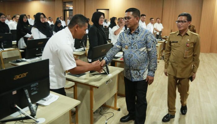 Gubernur Andra Soni: Jabatan Tak Lagi Karena “Orang Dalam”, Tapi Berdasar Kompetensi