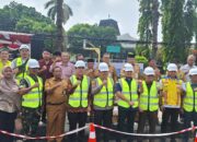Wali Kota Robinsar Wujudkan Janji, Groundbreaking Relokasi Kabel Udara di Jalan Protokol Cilegon Dimulai
