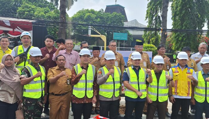 Wali Kota Robinsar Wujudkan Janji, Groundbreaking Relokasi Kabel Udara di Jalan Protokol Cilegon Dimulai