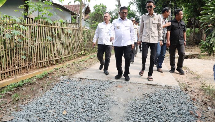 Bang Andra Tembus Desa! Gubernur Banten Bangun Jalan 700 Meter, Warga: Janji Terbukti