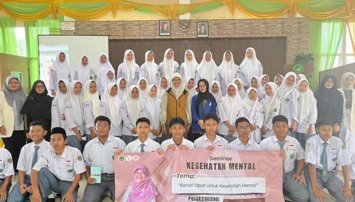 Bongkar Mitos Obat Psikiatri: Mahasiswa UIN Banten dan MAN 2 Cilegon Gaungkan Pentingnya Edukasi Kesehatan Mental
