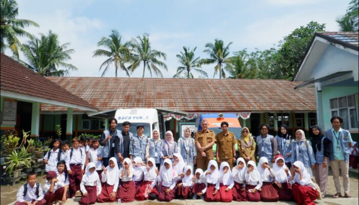 Tumbuh Bersama Buku, Bangun Generasi Cerdas: KKN UIN SMH Banten Guncang Kalumpang dengan Seminar Literasi Inklusif