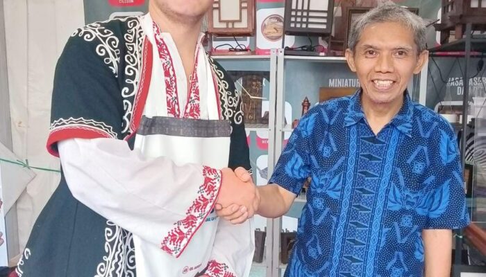 Miniatur Cilegon Mendunia! Amrizal Pamer Karya di BC-FIFA 2025 Disaksikan Empat Negara