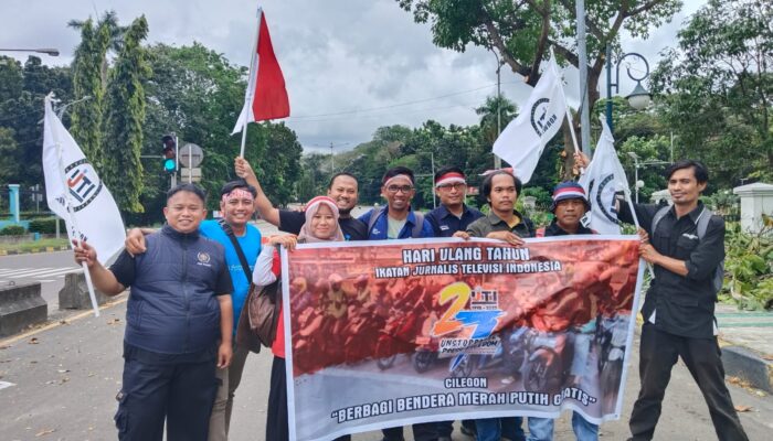 Bendera Merah Putih Berkibar di Jalanan Cilegon, IJTI Tebar Semangat Nasionalisme Jelang HUT RI ke-80