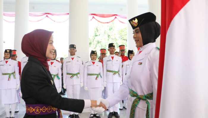 Tangis Haru Bupati Serang Menggema di Pendopo, Paskibraka Dikukuhkan untuk HUT RI ke-80