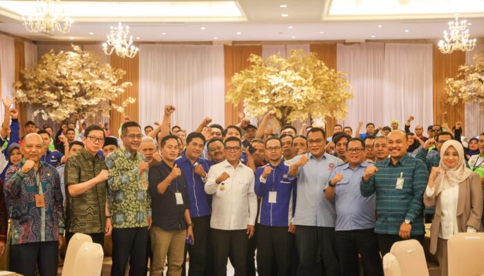 Andra Soni Luncurkan Program Pendidikan dan Jalan Desa Gratis, Buruh Jadi Garda Depan Ekonomi