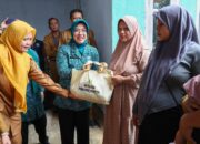 Tinawati Andra Soni Salurkan Bantuan Nutrisi untuk Baduta dan Ibu Hamil di Pandeglang