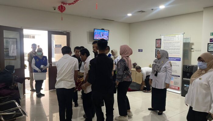 BREAKING NEWS! Warga Cilegon Meninggal Mendadak Saat Urus KTP di Disdukcapil, Diduga Serangan Jantung