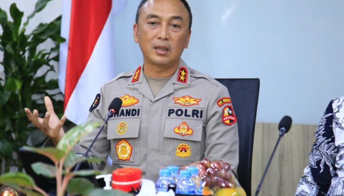Irjen Sandi Pastikan TNI-Polri Bertindak Profesional dan Terukur Hadapi Aksi Anarkis
