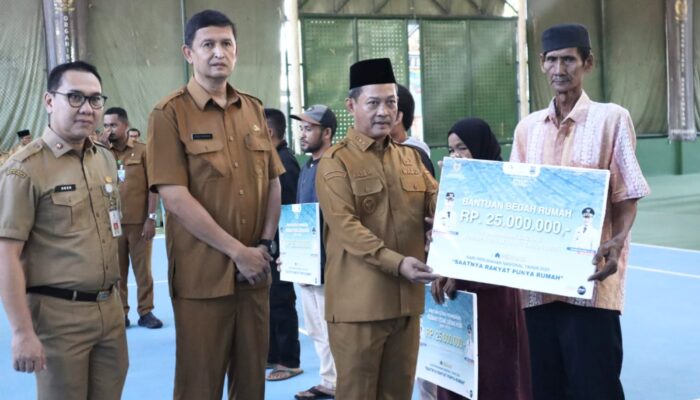 Najib Hamas Serahkan 497 Bantuan Rumah Tak Layak Huni, Target 7.500 RTLH Rampung di Serang