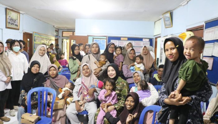 Bupati Serang Sidak Puskesmas Bojonegara Masih Kenakan Seragam TNI, Warga Sumringah