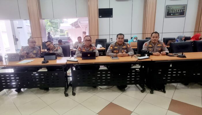 Polri All Out Kawal Perlindungan Nakes: Perpres Segera Jadi Tameng Hukum di Daerah Rawan