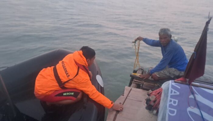 Drama Laut Bojonegara! Nelayan Terseret Arus, Basarnas Banten Selamatkan di Tengah Hujan Deras