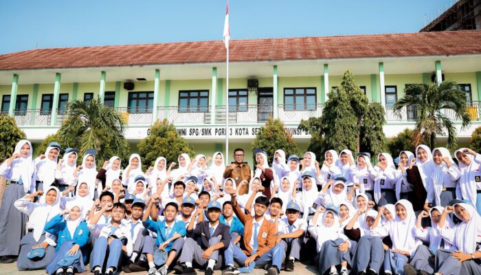 Gubernur Andra Soni Pastikan Sekolah Gratis Tahap II Cair Akhir September, Puluhan Ribu Siswa Swasta Senyum Lega