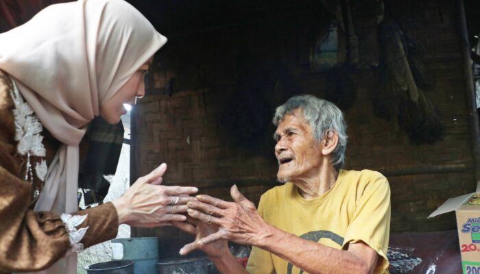 Bupati Serang Menangis Lihat Rumah Reyot Lansia: 3 Tahun Terlantar, Ratu Zakiyah Gerak Cepat Perintahkan Pembangunan