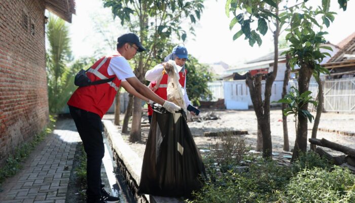 PLN UID Banten “Serbu” Kampung Surya Bahari, Angkut 2,7 Ton Sampah Demi Lingkungan Bersih dan Berkelanjutan