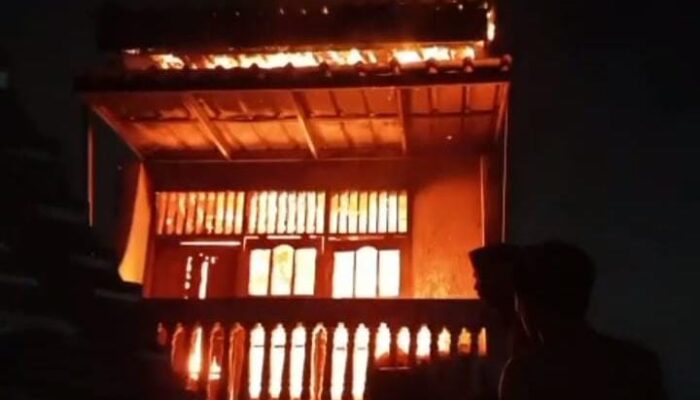 Korsleting Listrik Picu Kebakaran Rumah Dua Lantai di Citangkil, Damkar Cilegon Gerak Cepat Padamkan Api