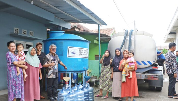 5 Tahun Krisis Air Bersih, Warga Nambo Ilir Akhirnya Tersenyum: Perumda Tirta Albantani Salurkan Toren dan Puluhan Ribu Liter Air