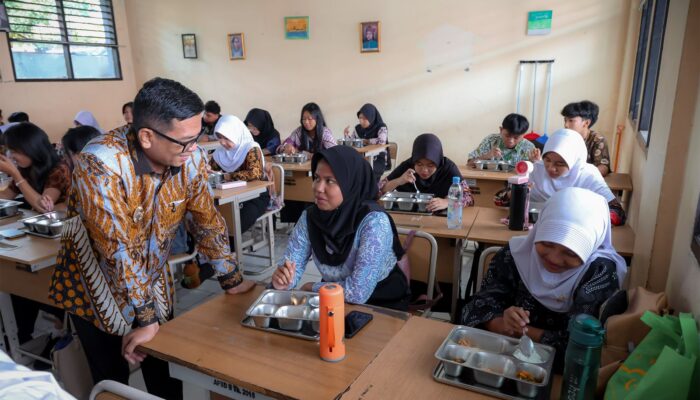 Gubernur Andra Soni Pastikan MBG di Kota Tangerang Berjalan Mulus: Dari Dapur Hingga Meja Siswa, Semua Sehat dan Higienis