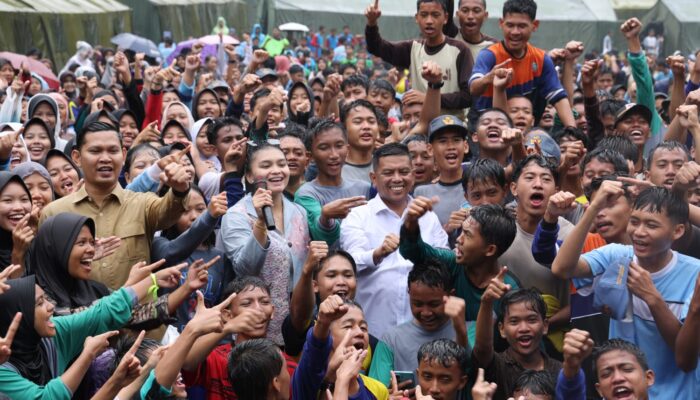 Ingat Ibu Sebelum Bertindak, Gubernur Andra Soni Sentuh Hati Ratusan Peserta Kemah Kebangsaan di Pandeglang