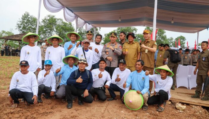 Banten Siap Jadi Lumbung Jagung Nasional, Kapolri dan Sekda Deden Tinjau Gladi Bersih Penanaman Serentak Sambut Kedatangan Presiden Prabowo