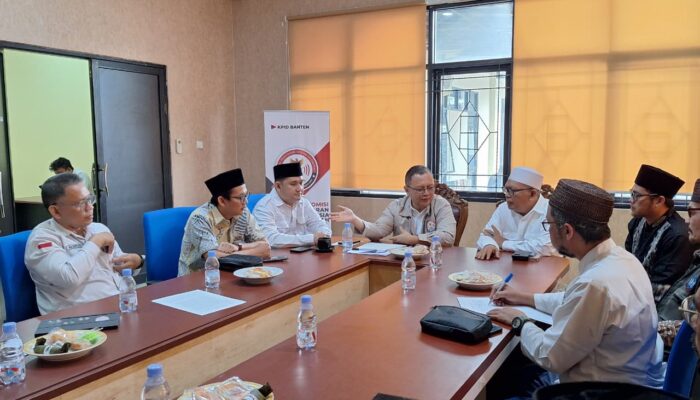 Kiyai Geram! Tayangan “Xpose Uncensored” Trans7 Dinilai Hina Pesantren, MPS dan Biwali Desak Izin Siaran Dicabut