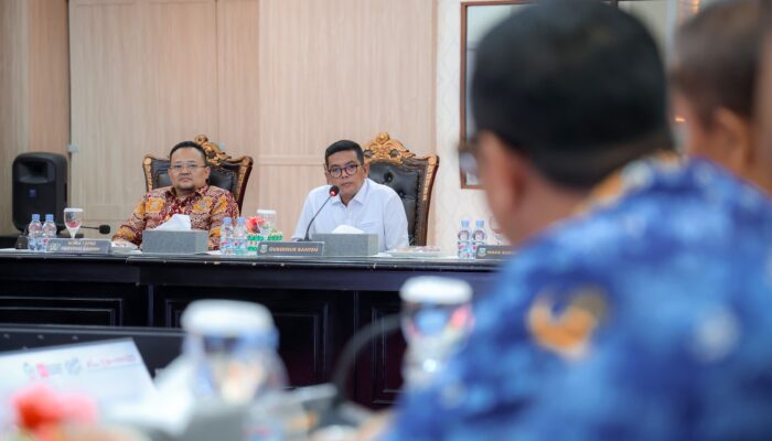 Gubernur Andra Soni: Truk Tambang Dilarang Lewat Arteri, Wajib Masuk Tol