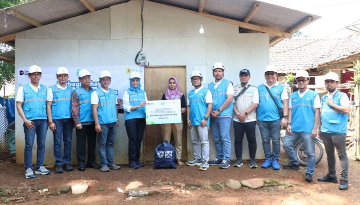 PLN Nyalakan Harapan di Ujung Banten: Rumah Gelap Warga Pandeglang Kini Bersinar Terang di Hari Listrik Nasional ke-80