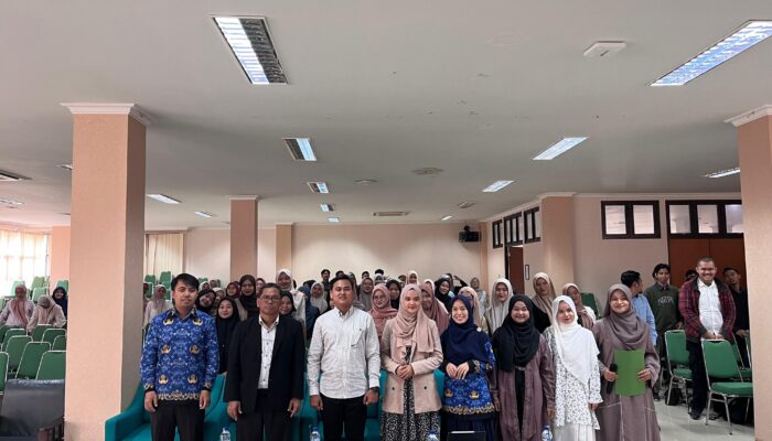 Mahasiswa PAI UIN SMH Banten Ditempa Jadi Generasi Berakhlak dan Mendunia Lewat Workshop Esai Beasiswa